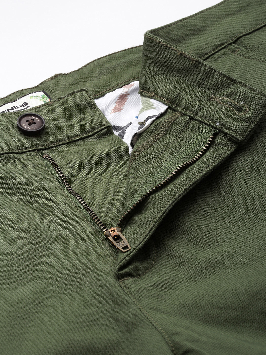 Men's Green Solid Cotton Slim Fit Knee Length 5 Pockets Casual Shorts